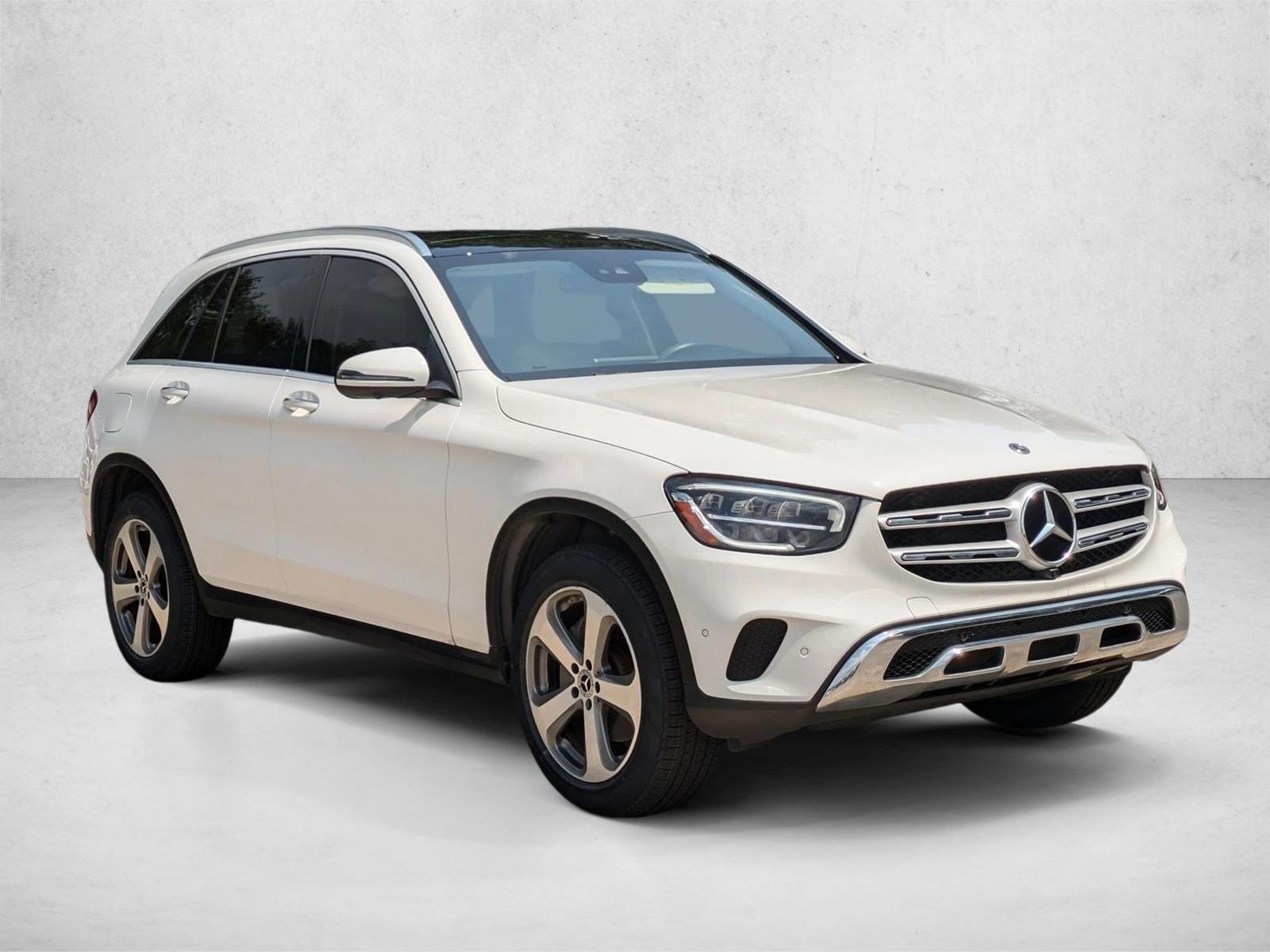 2022 Mercedes Benz GLC 300 photo 3