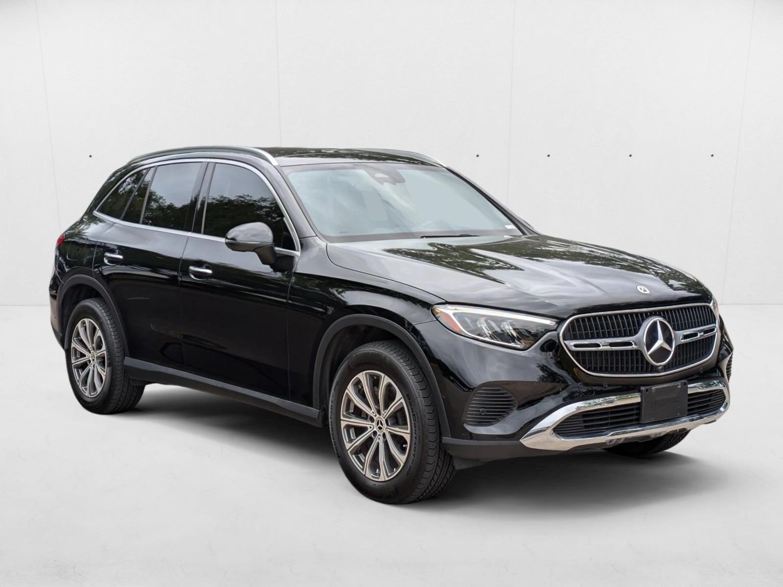 2024 Mercedes Benz GLC 300 photo 3