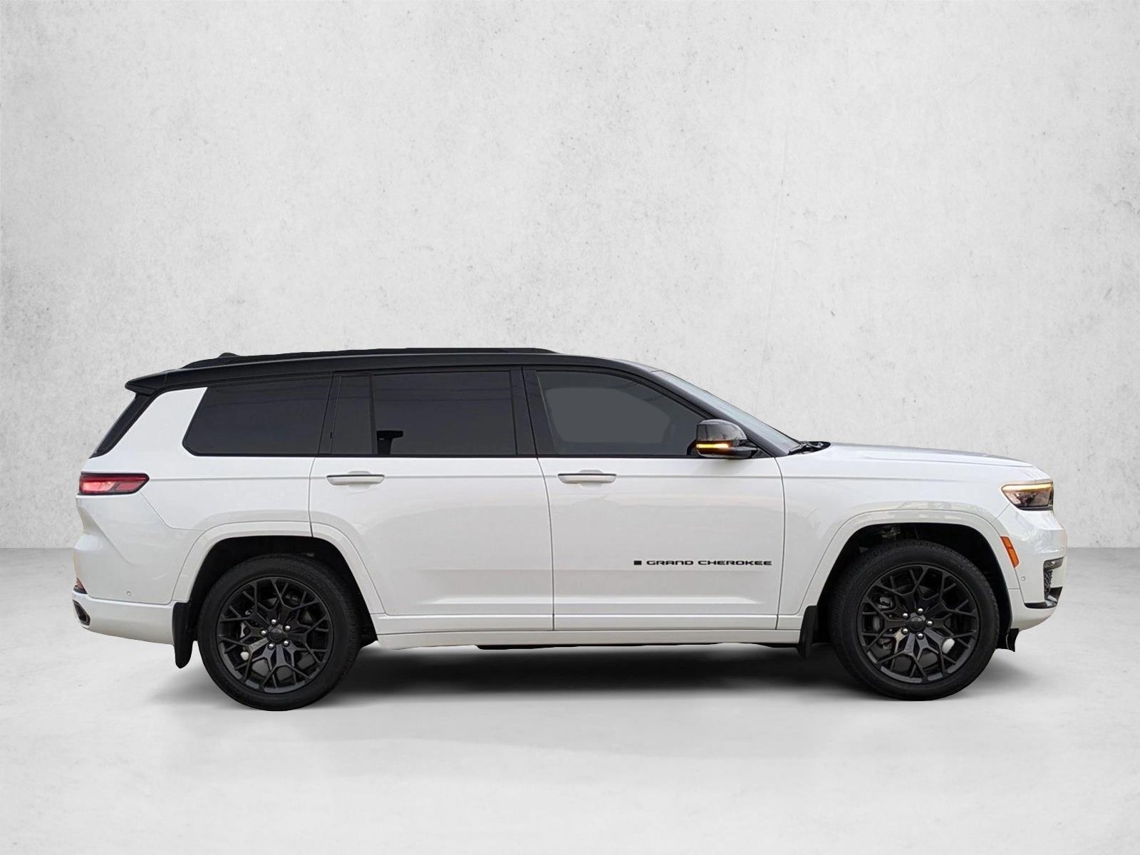 2025 Jeep Grand Cherokee L Summit photo 4