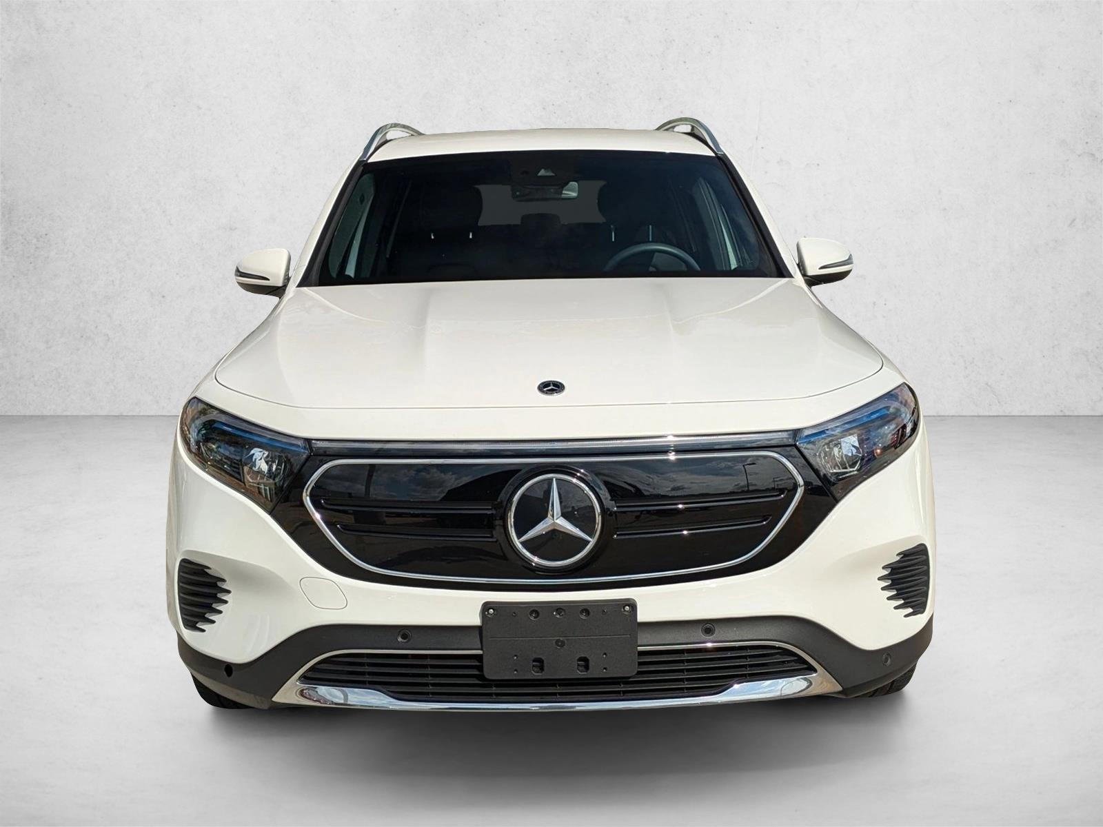 2023 Mercedes Benz EQB 300 4MATIC photo 2