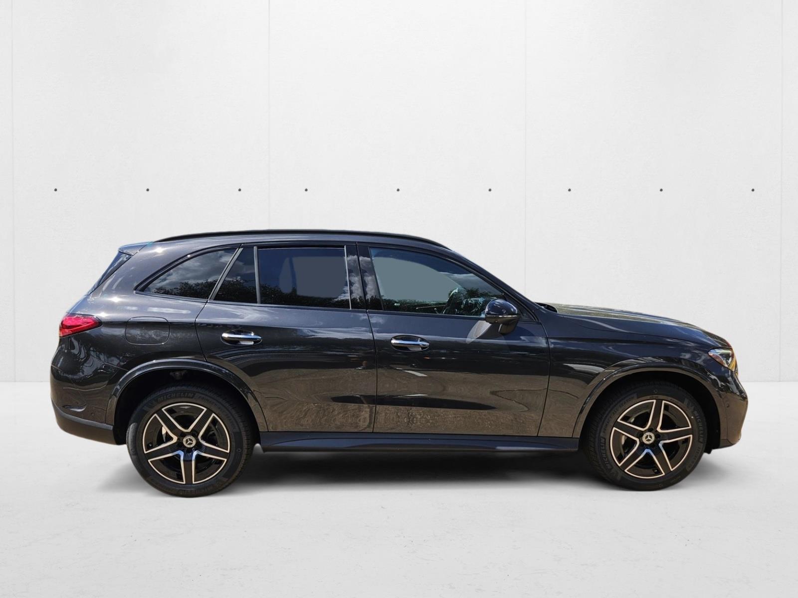 2025 Mercedes Benz GLC 300 AMG photo 4
