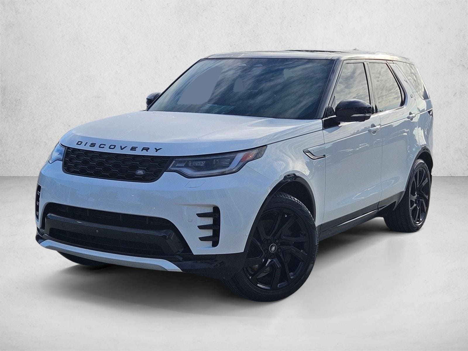 2024 Land Rover Discovery P360 Dynamic SE's photo