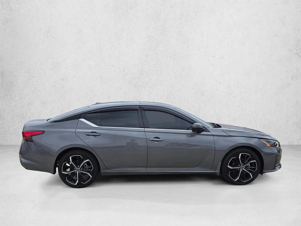 Used 2025 Nissan Altima SR Sedan