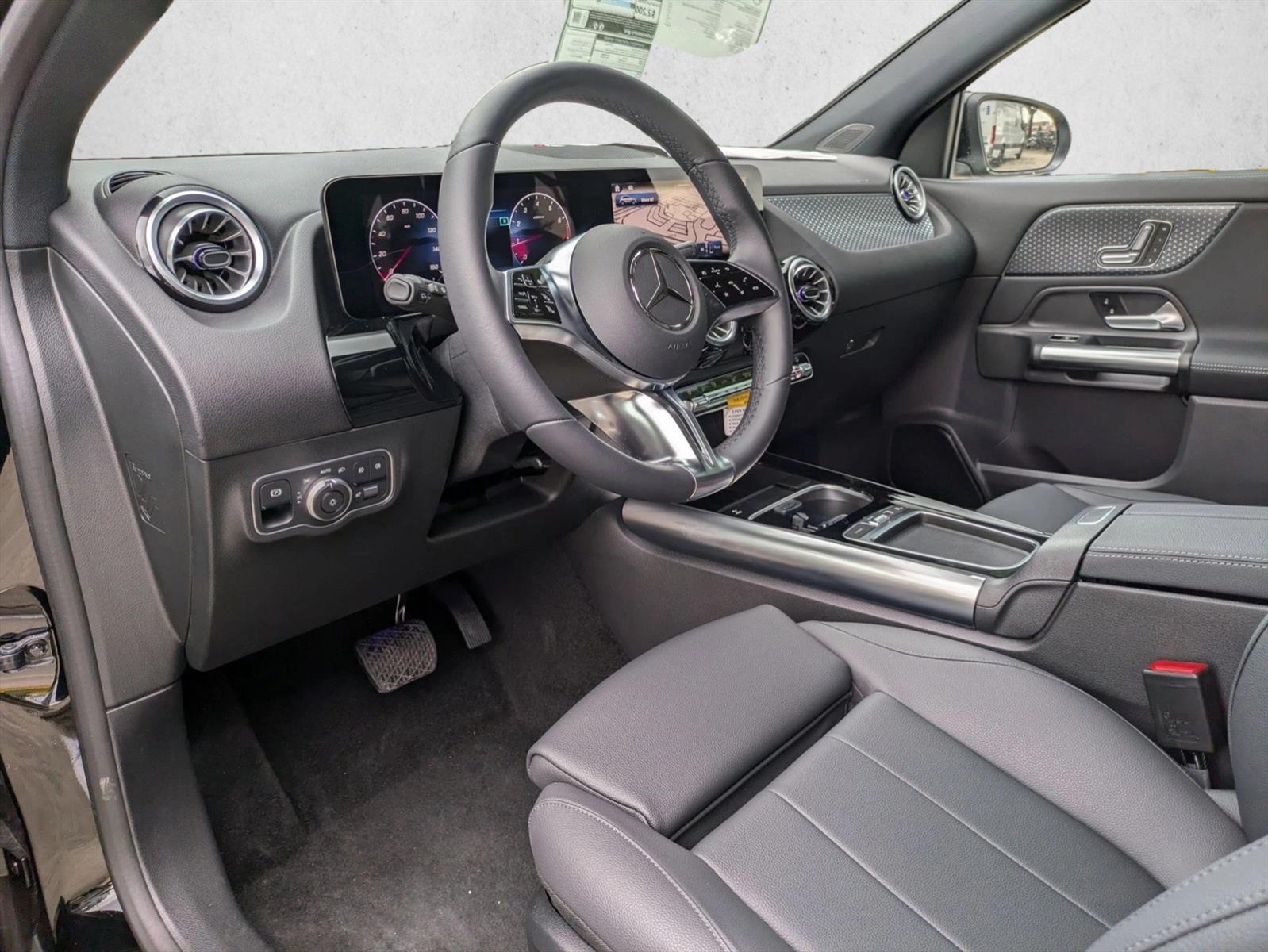 2025 Mercedes Benz GLA 250 photo 3