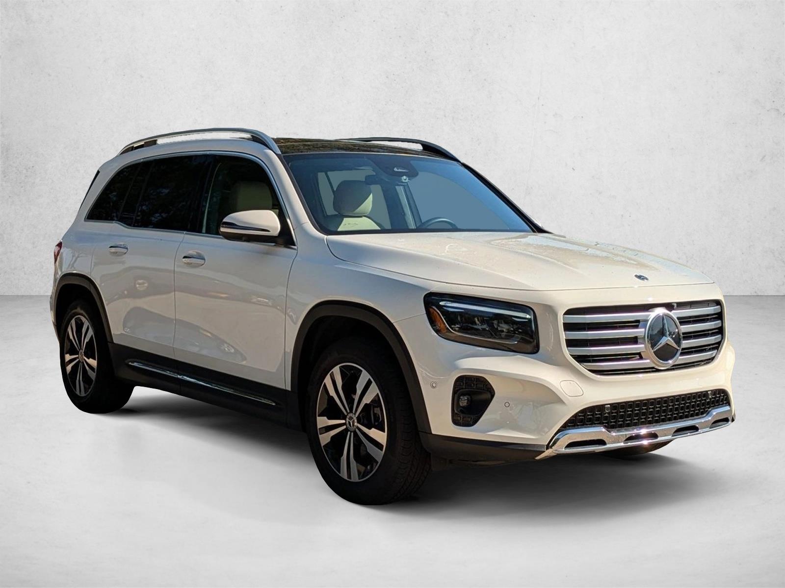 2025 Mercedes Benz GLB 250 photo 3