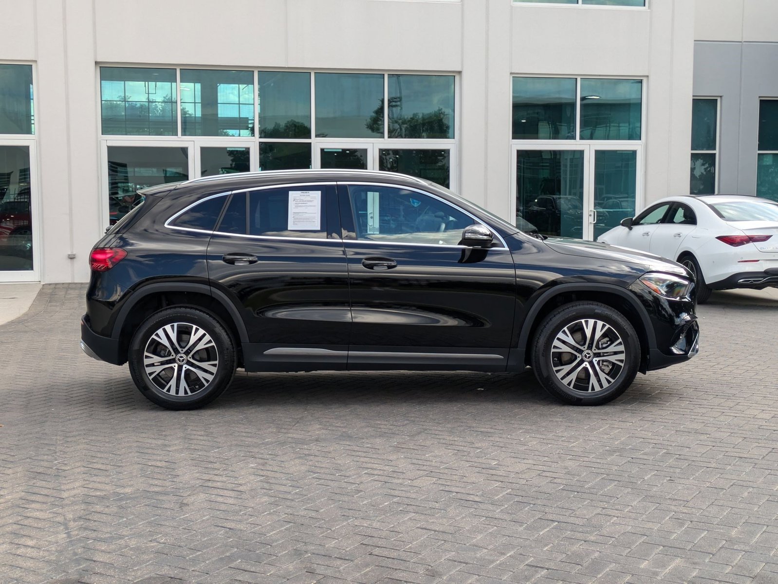 2025 Mercedes Benz GLA 250 photo 2