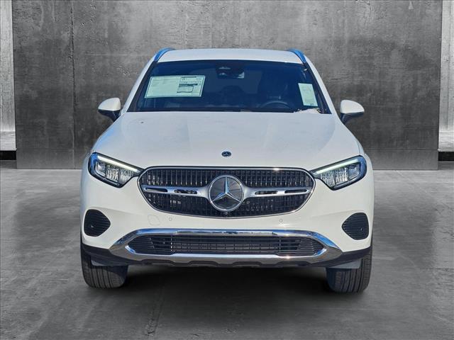 2025 Mercedes Benz GLC 300 4MATIC photo 2