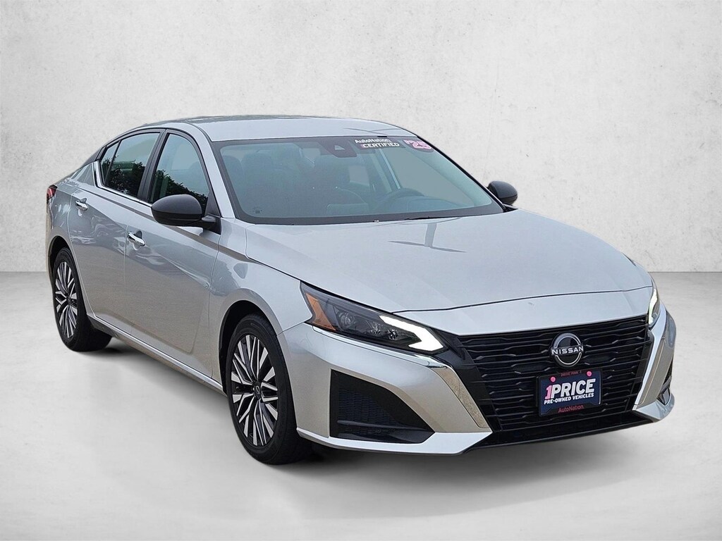 Used 2025 Nissan Altima SV Sedan