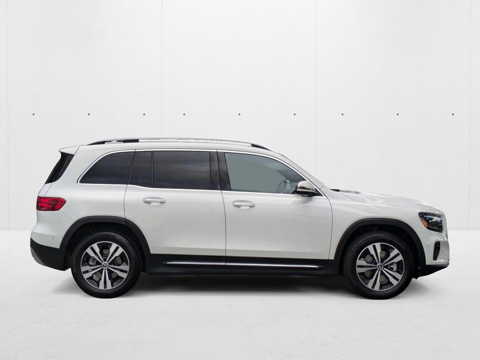 2025 Mercedes Benz GLB 250 4MATIC photo 4