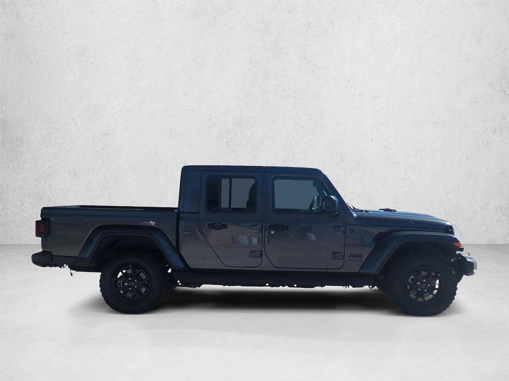Used 2025 Jeep Gladiator Sport Truck Crew Cab