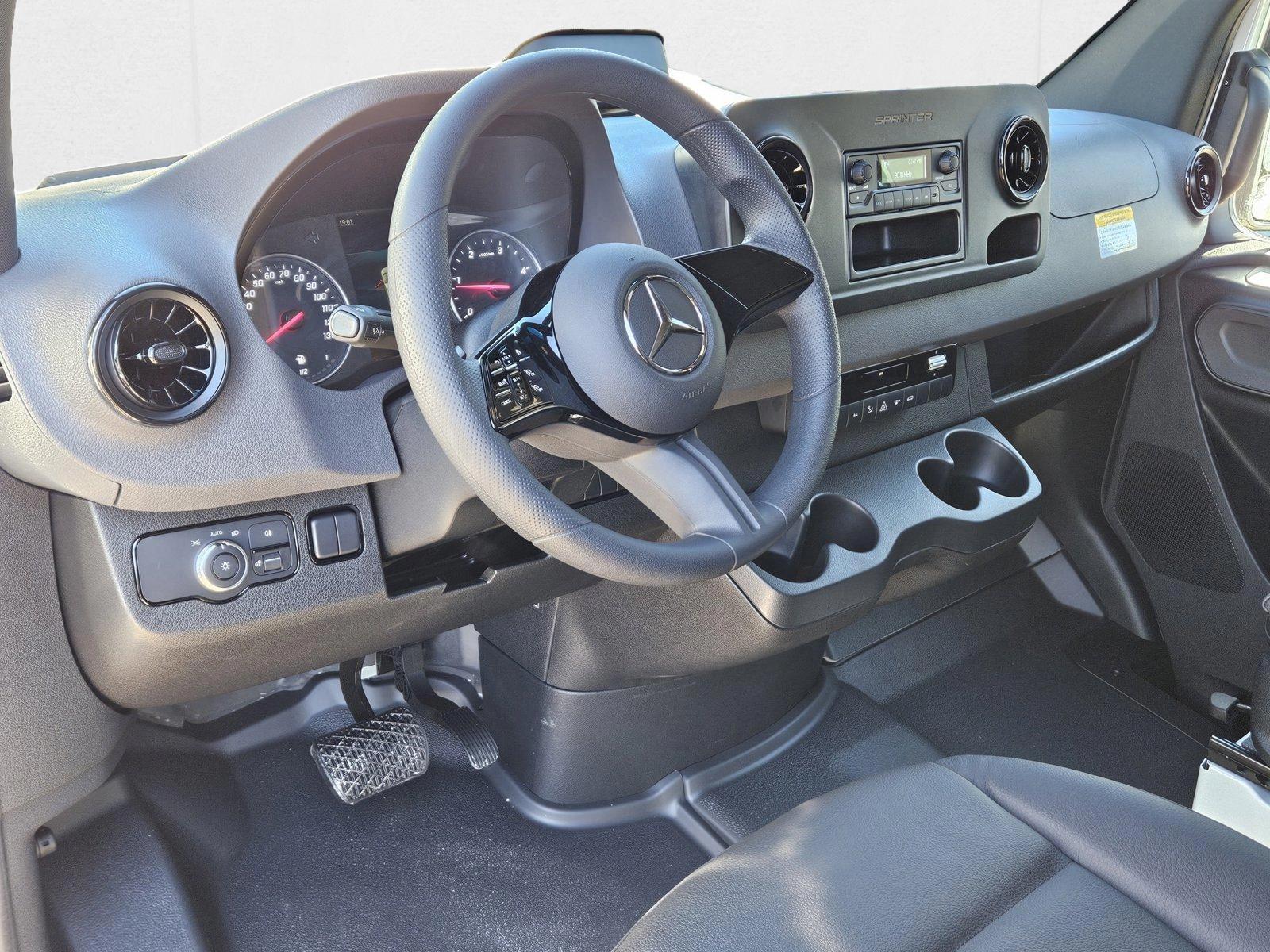2025 Mercedes-Benz Sprinter Cargo Van Base - Photo 9