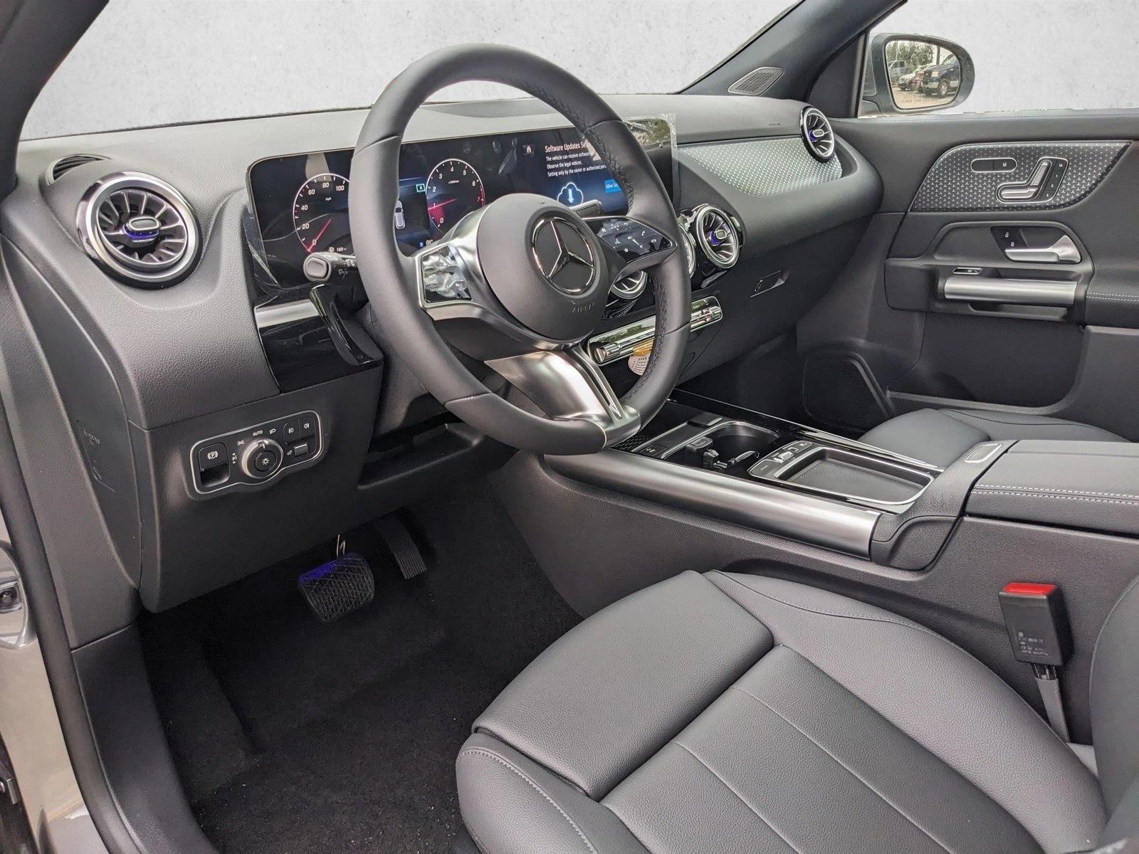 2025 Mercedes Benz GLA 250 photo 3