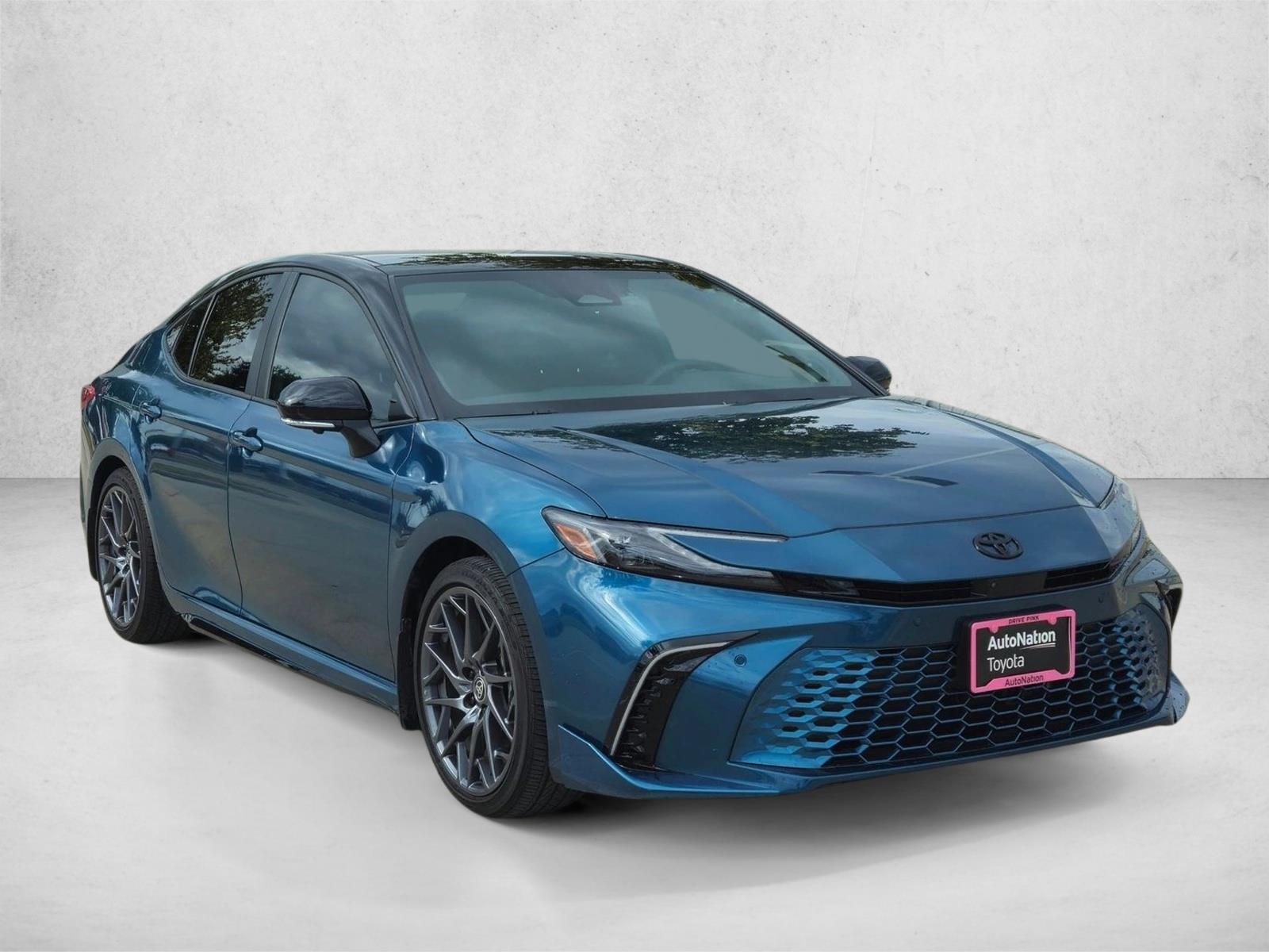 2025 Toyota Camry XSE photo 3