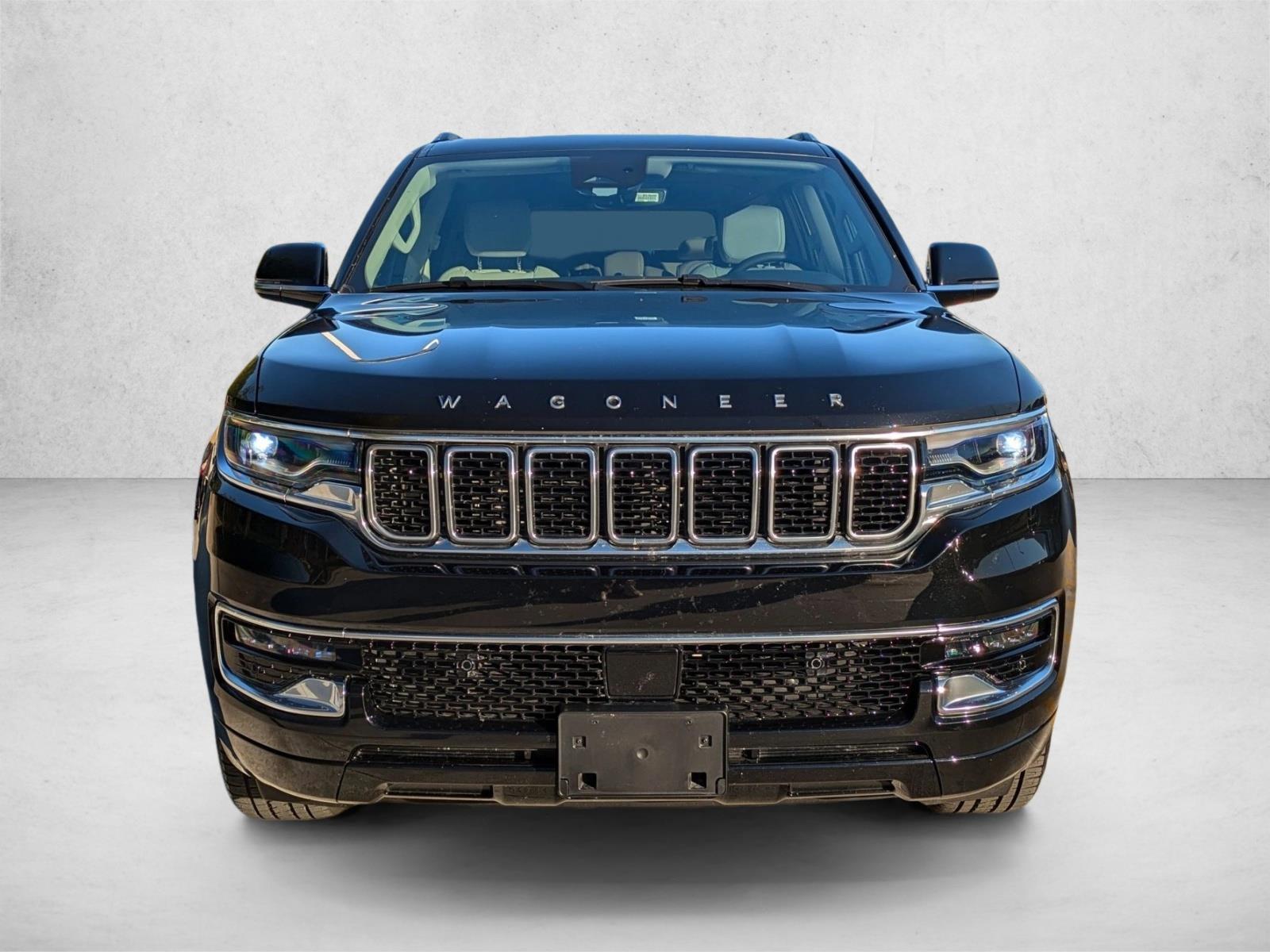 2024 Jeep Wagoneer Base photo 2