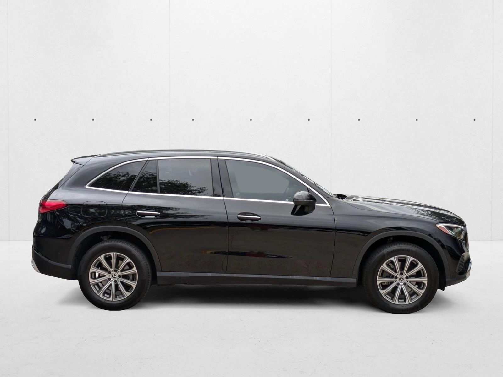 2024 Mercedes Benz GLC 300 photo 4