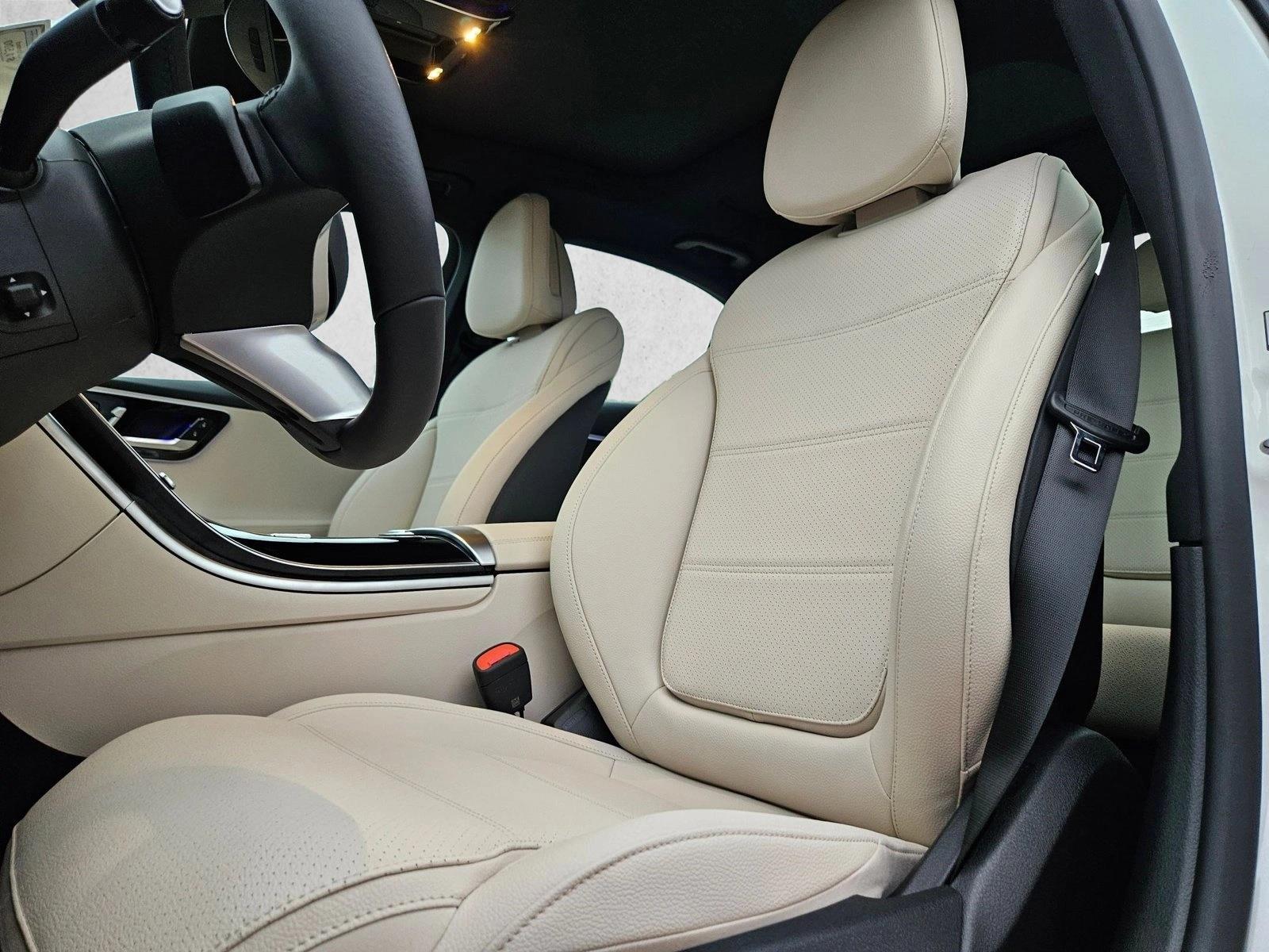 2025 Mercedes Benz C 300 Sedan photo 4