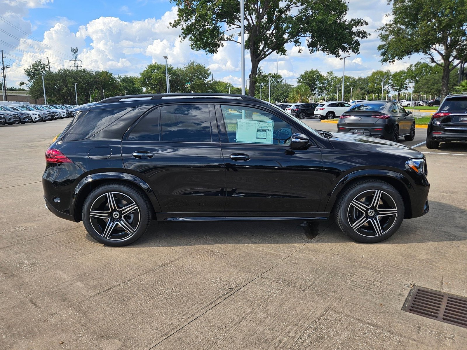 2026 Mercedes Benz GLE 580 4MATIC photo 4