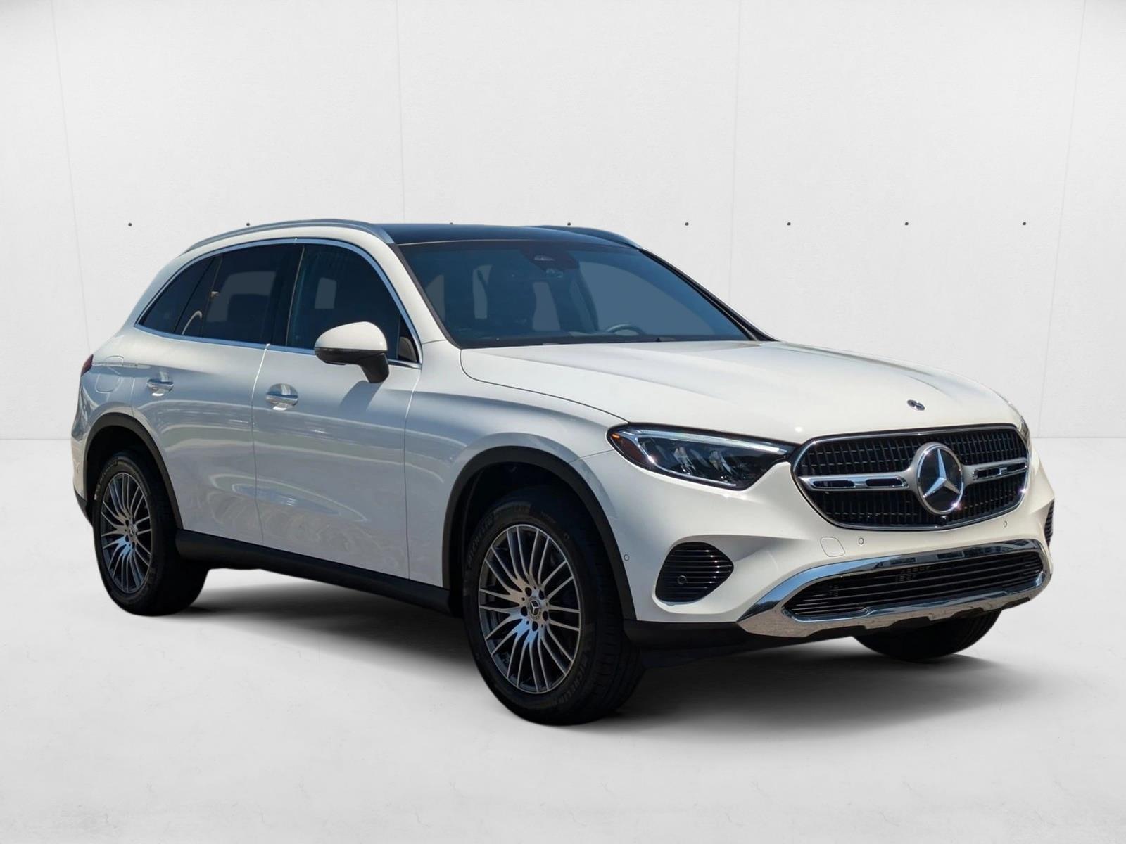 2025 Mercedes Benz GLC 300 photo 3