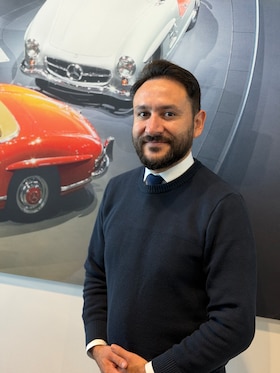 Staff member John Gomez from ID_061b5257d360