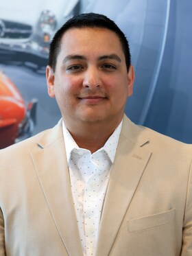 Staff member Andrew Figueroa from ID_4f3f0ce8a9de