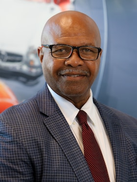 Staff member Vernon Gatlin from ID_4f3f0ce8a9de