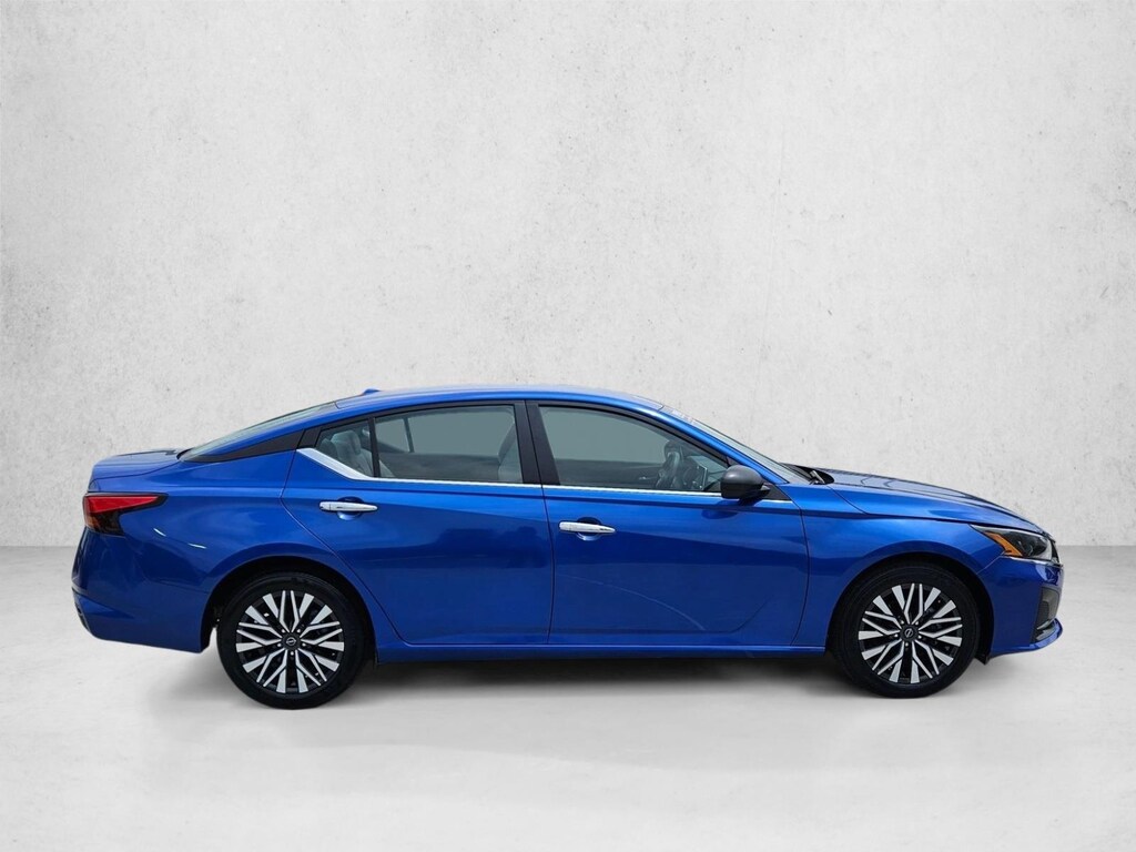 Used 2025 Nissan Altima SV Sedan