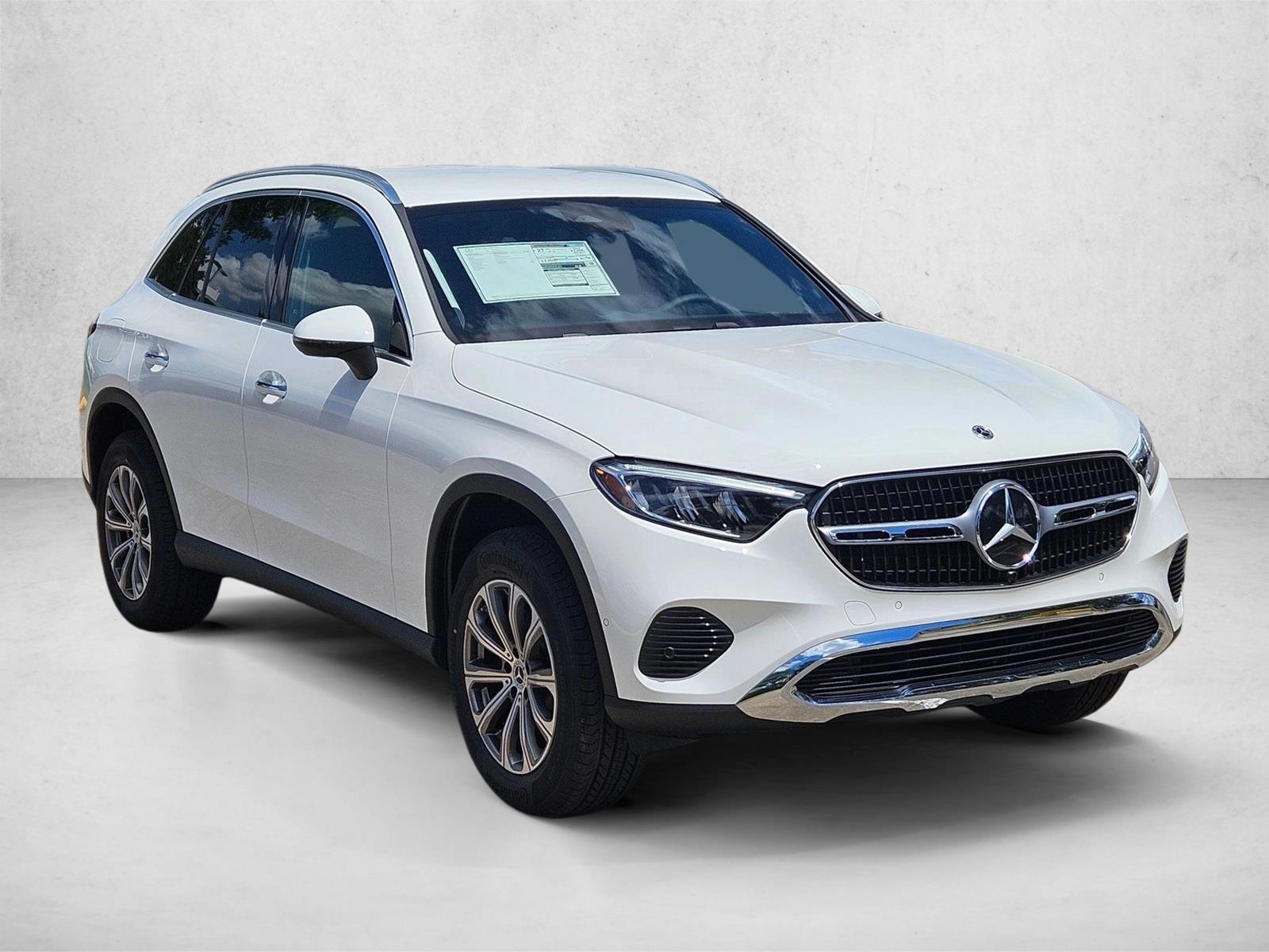 2025 Mercedes Benz GLC 300 photo 3
