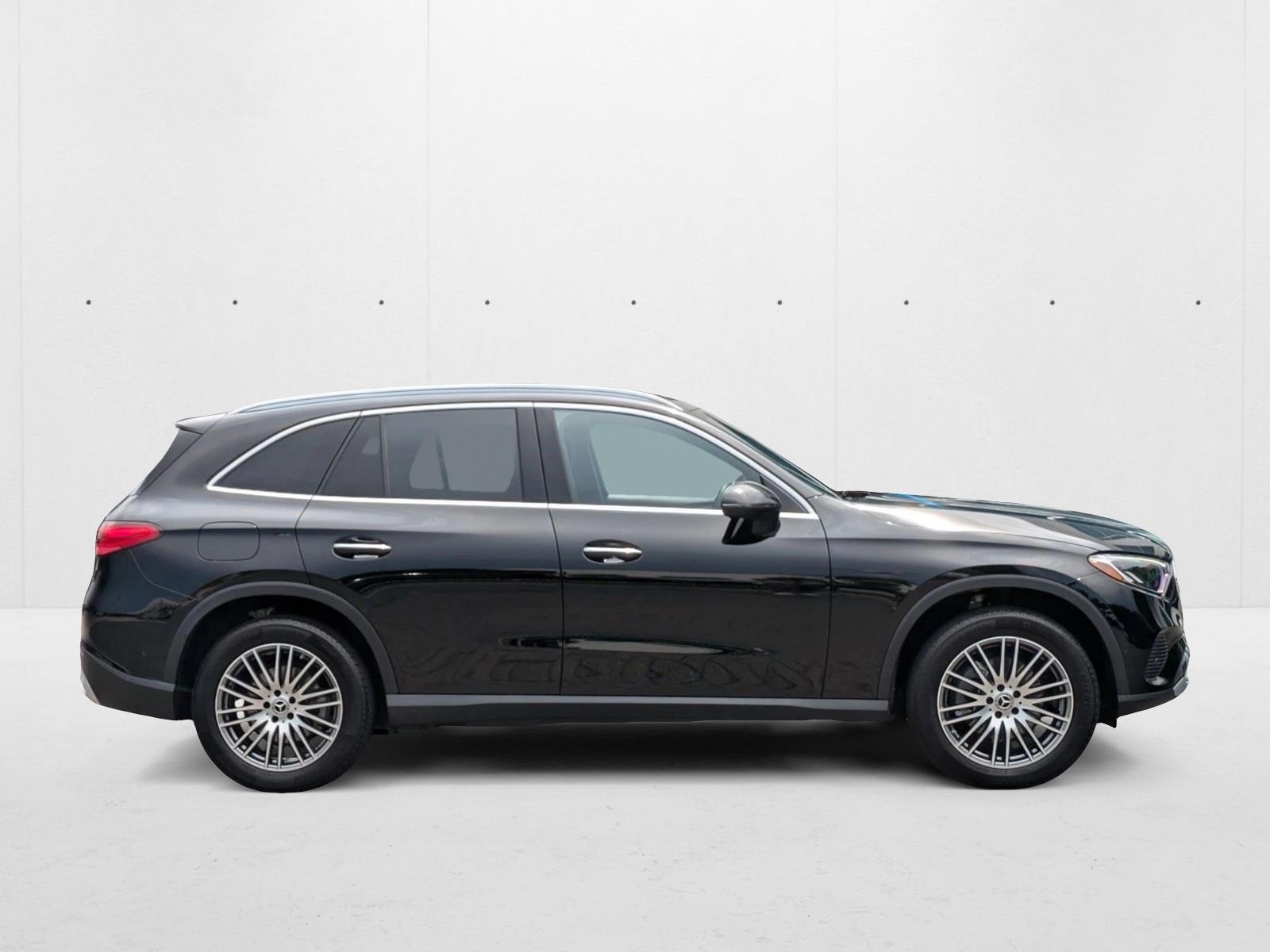 2024 Mercedes Benz GLC 300 4MATIC photo 4