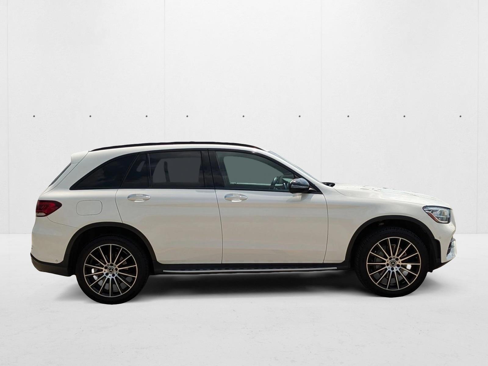 2021 Mercedes Benz GLC 300 photo 2