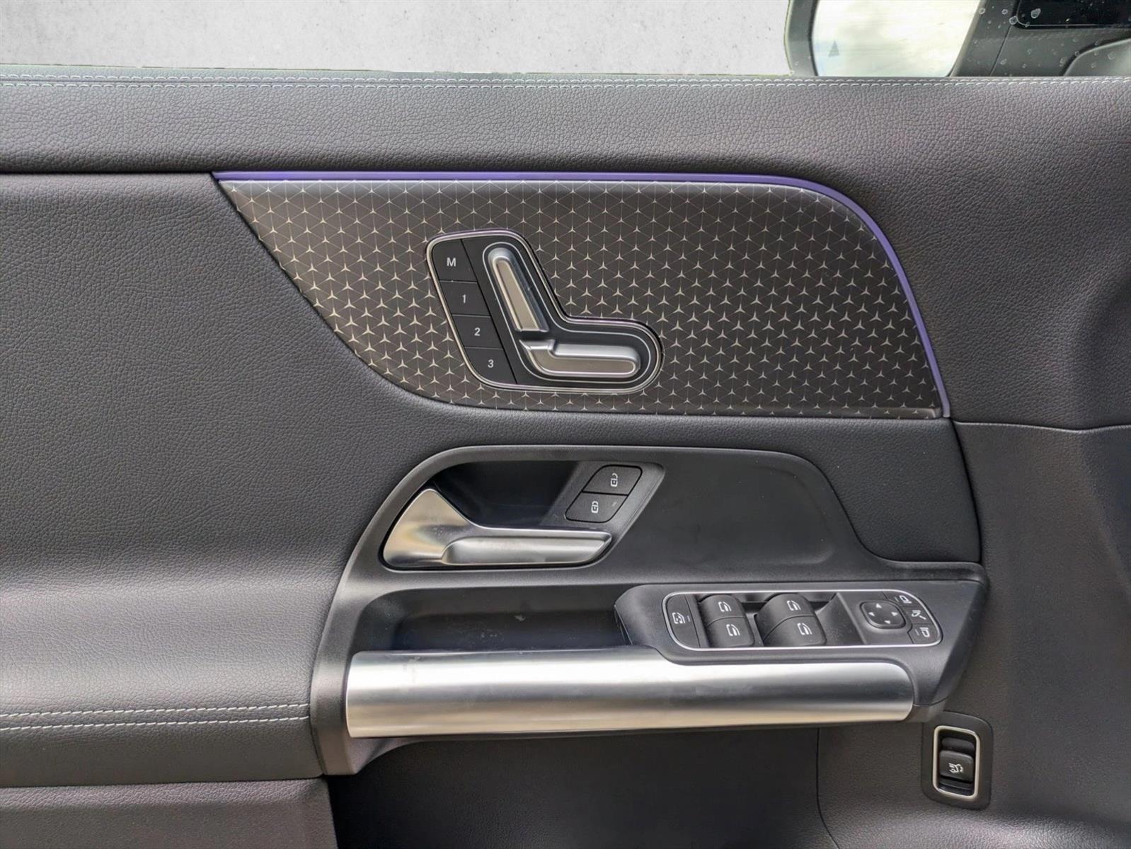 2025 Mercedes Benz GLA 250 photo 4