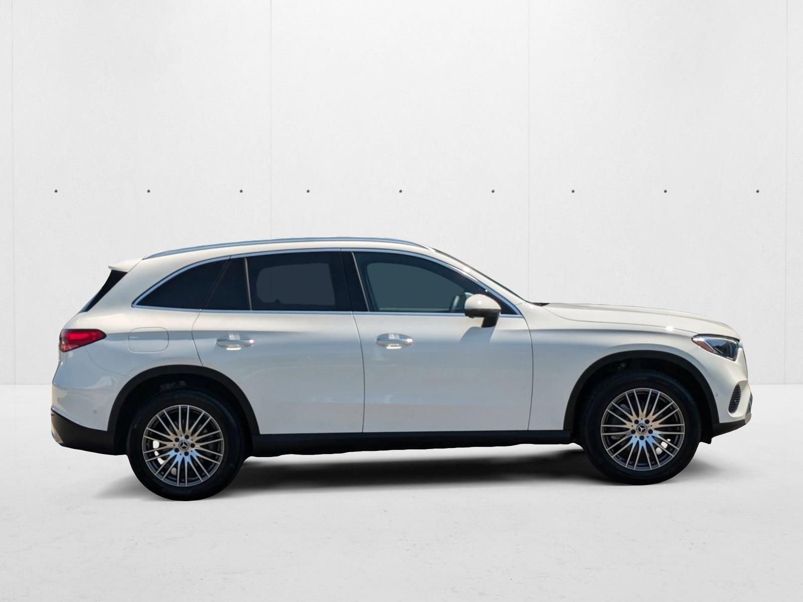 2025 Mercedes Benz GLC 300 photo 4