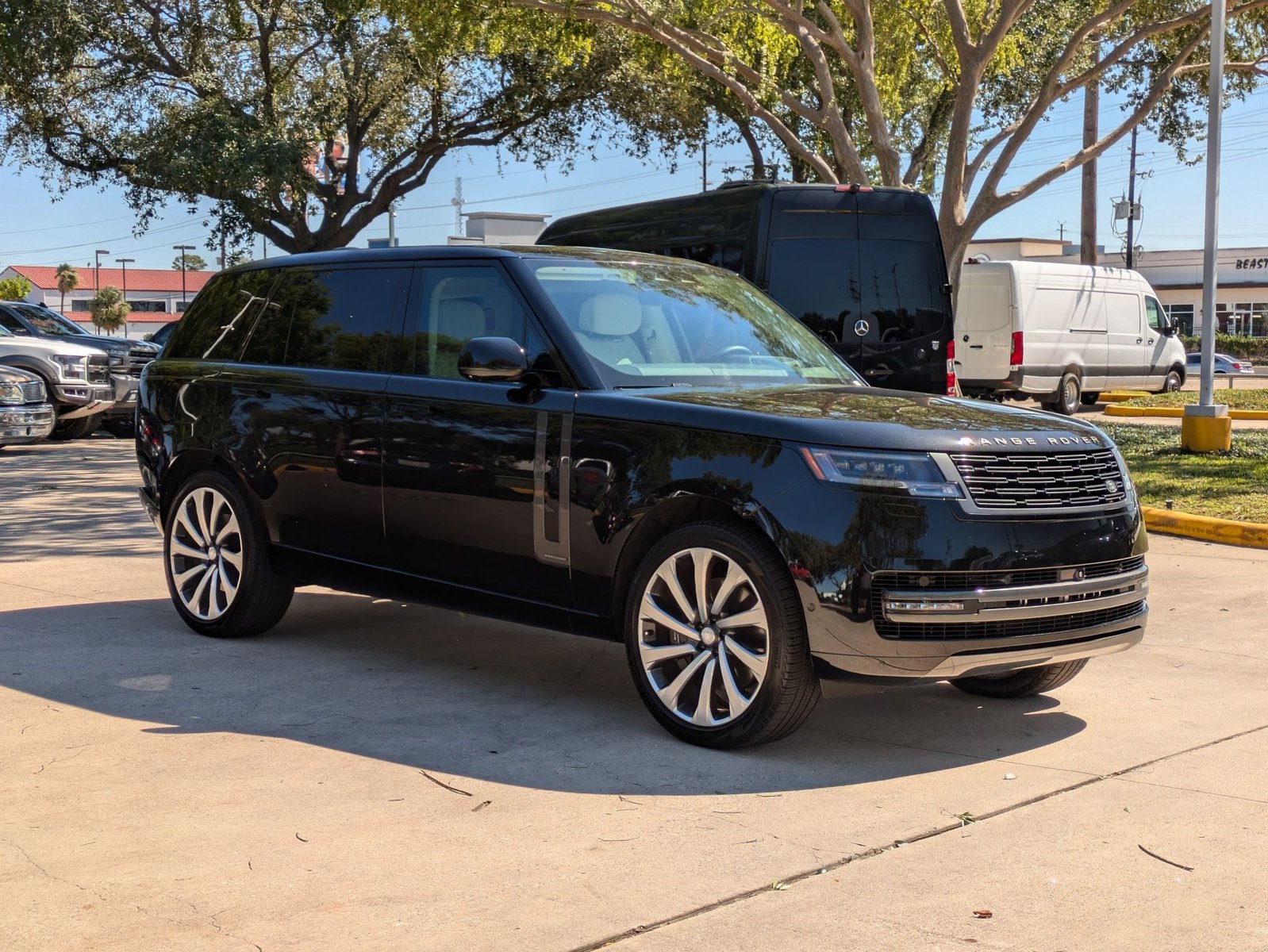 2024 Land Rover Range Rover Autobiography photo 2