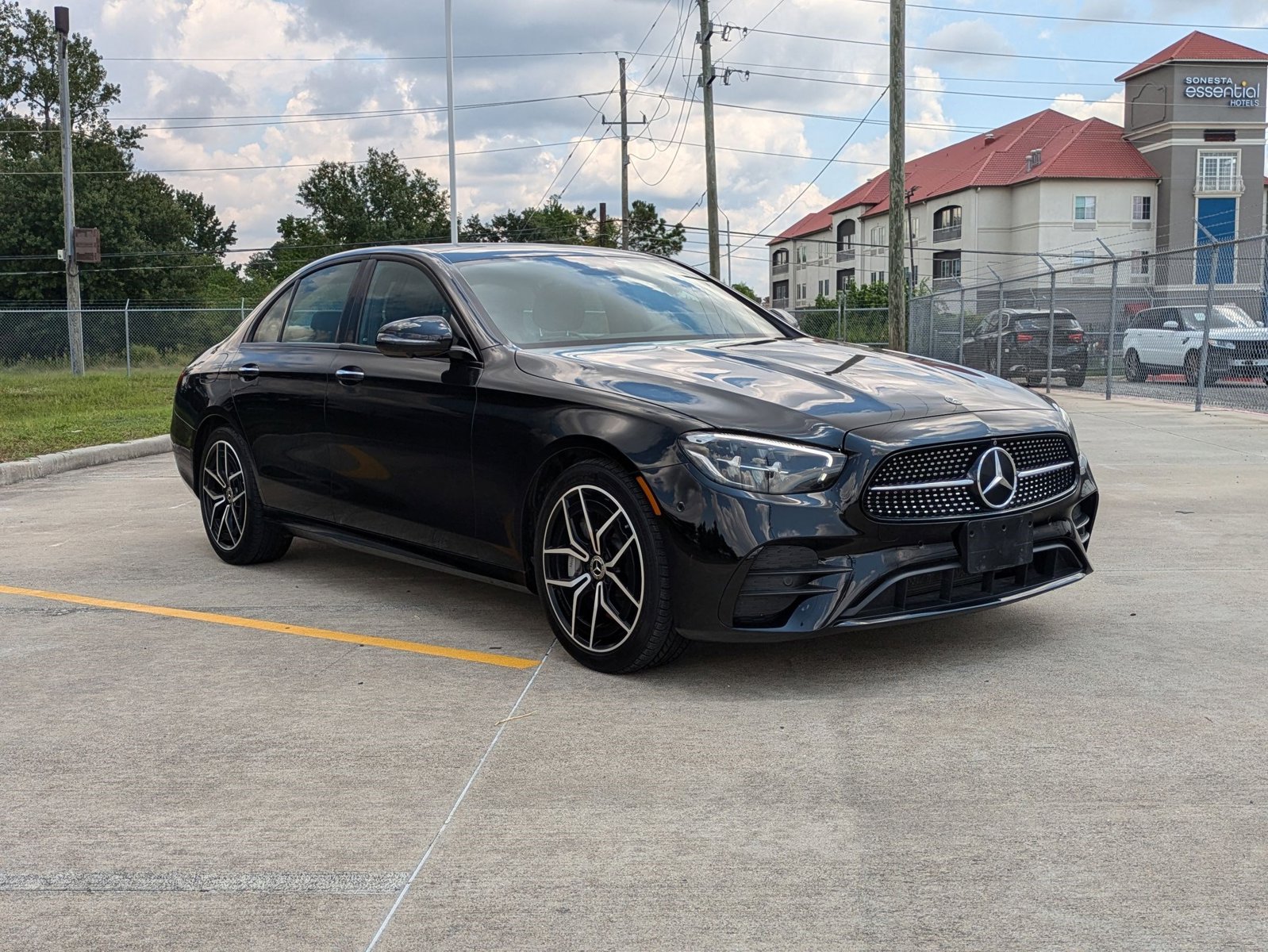2023 Mercedes Benz E 350 4MATIC photo 3