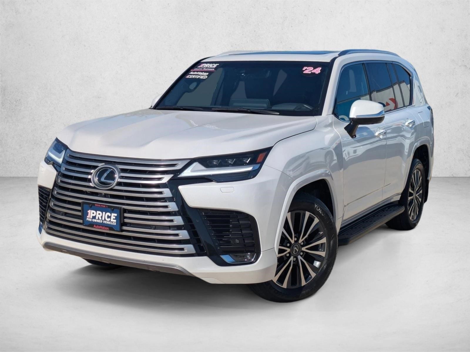 2024 Lexus LX Premium's photo