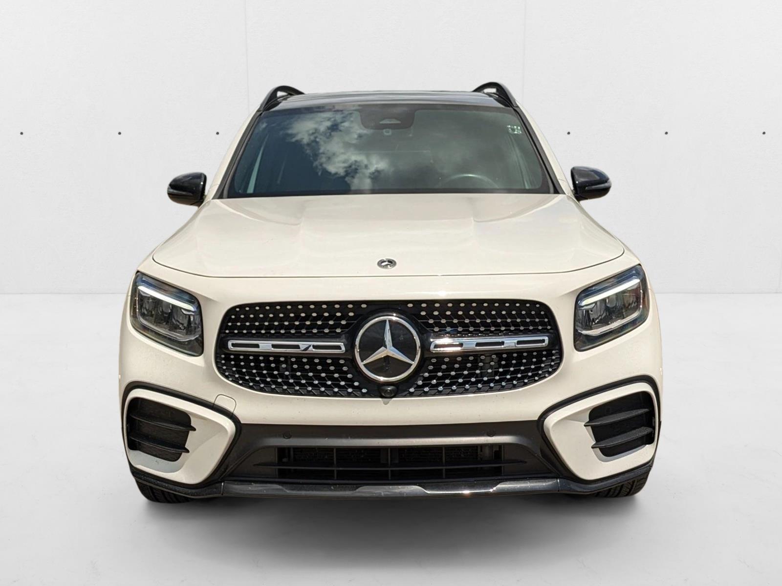 2024 Mercedes Benz GLB 250 photo 2