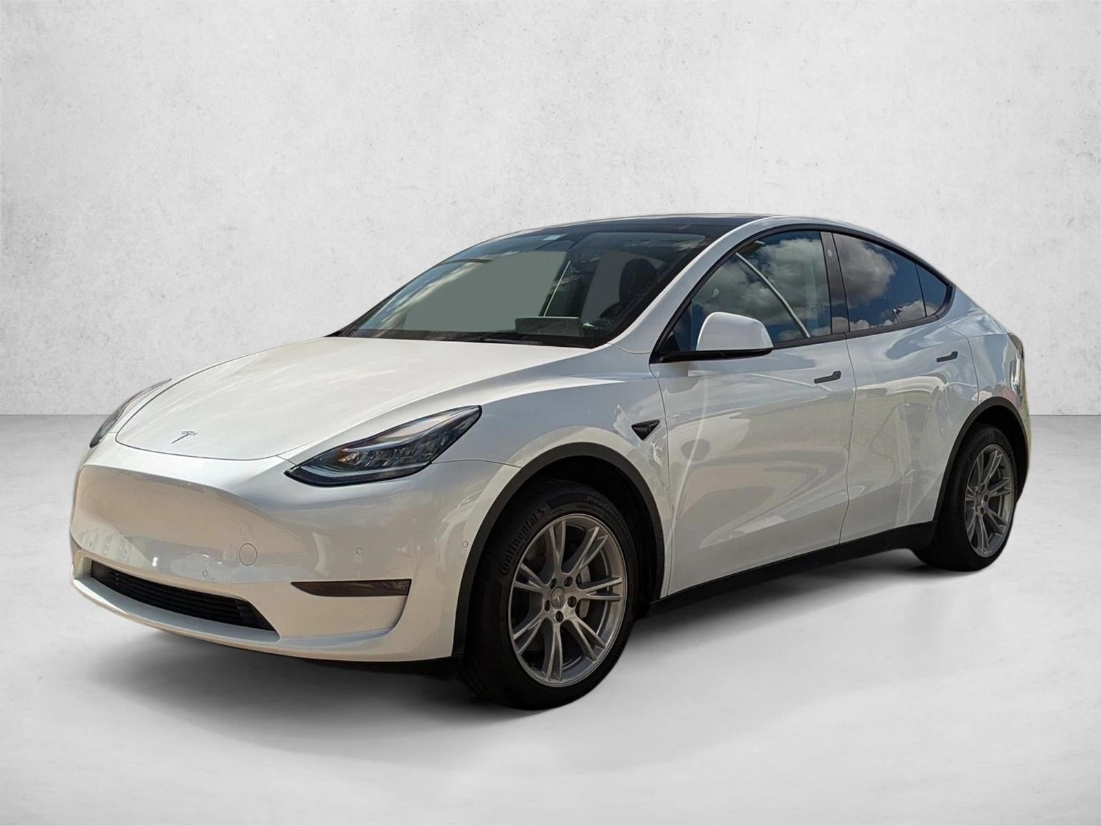 2022 Tesla Model Y Long Range's photo