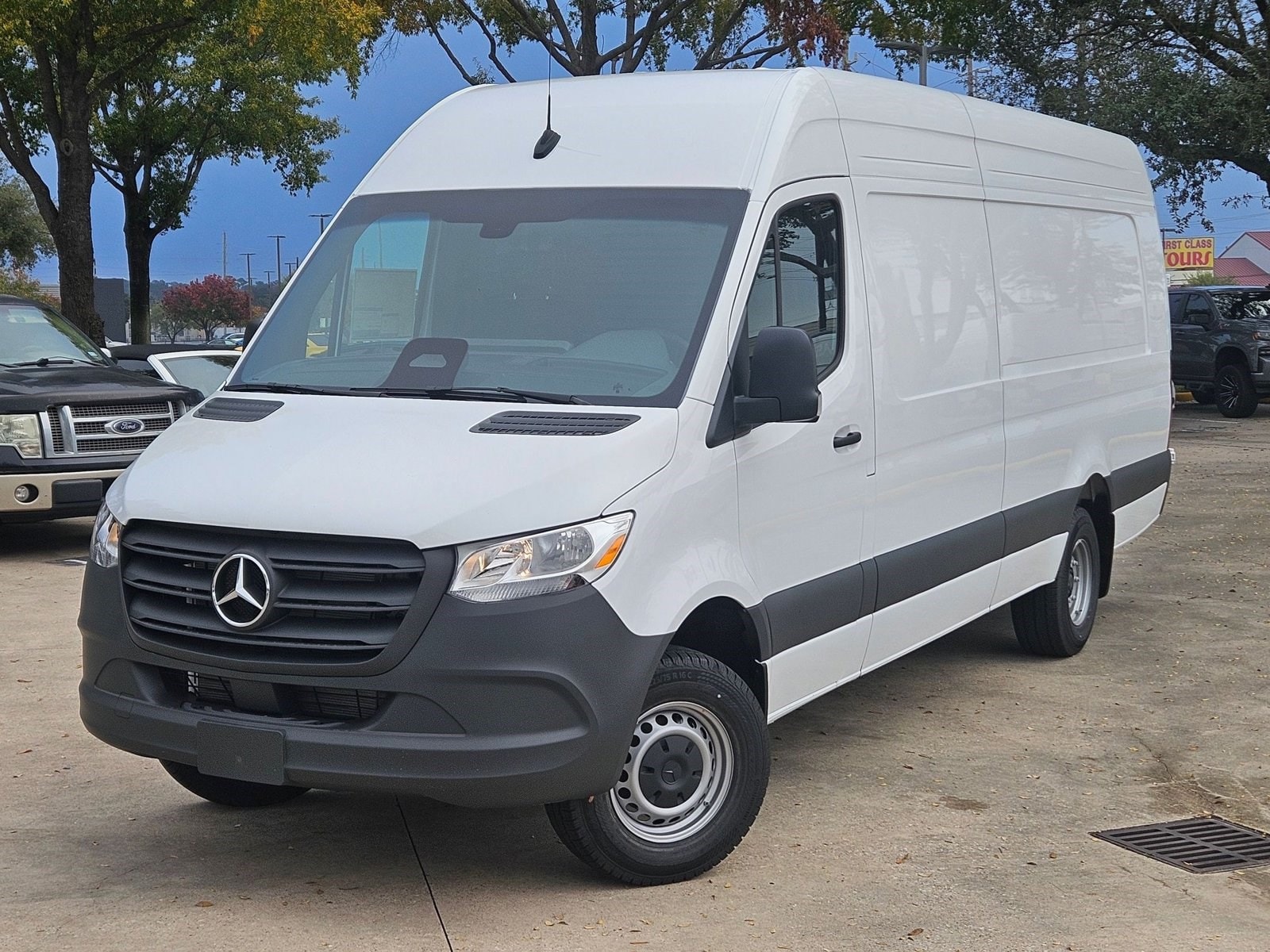 2026 Mercedes-Benz Sprinter Cargo Van Base's photo