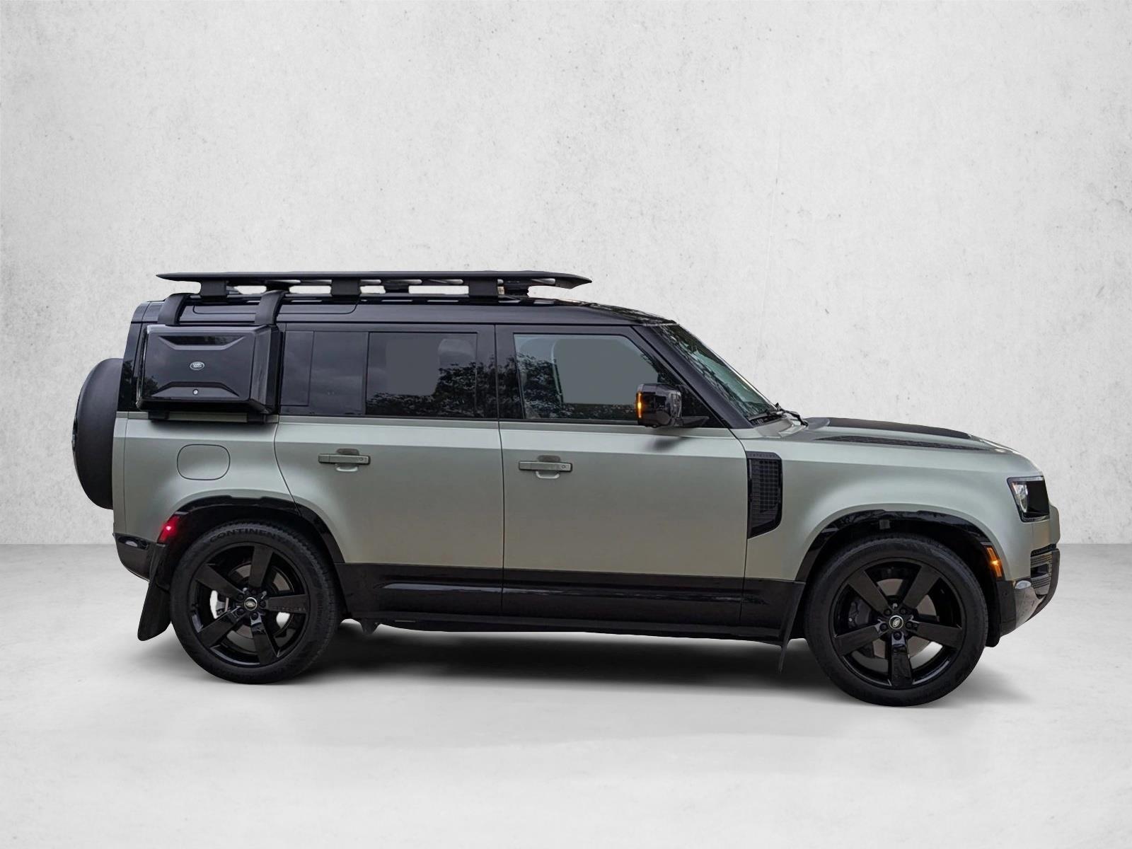 2025 Land Rover Defender X-Dynamic SE photo 4