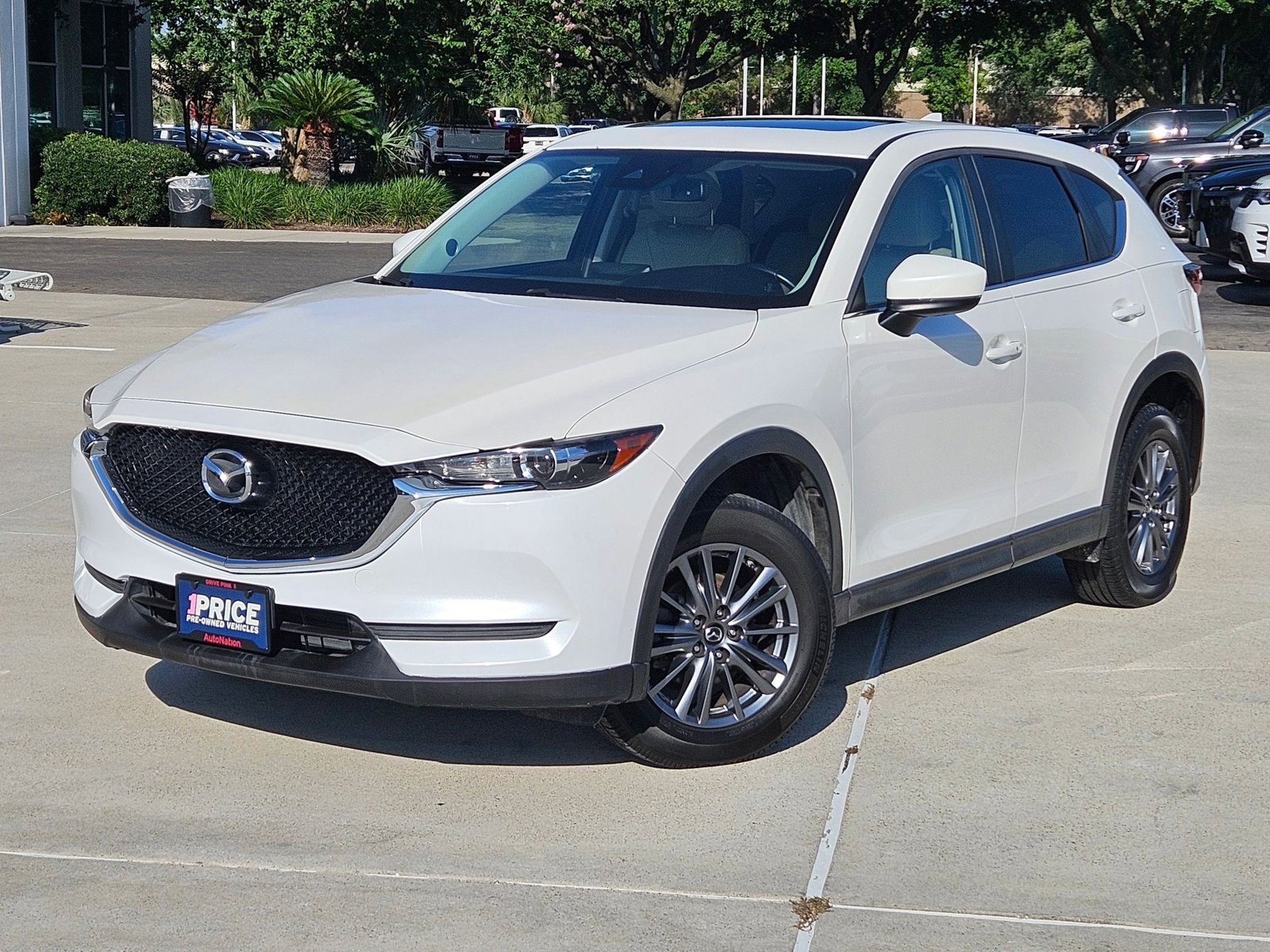 2017 Mazda CX-5 Touring auto's photo