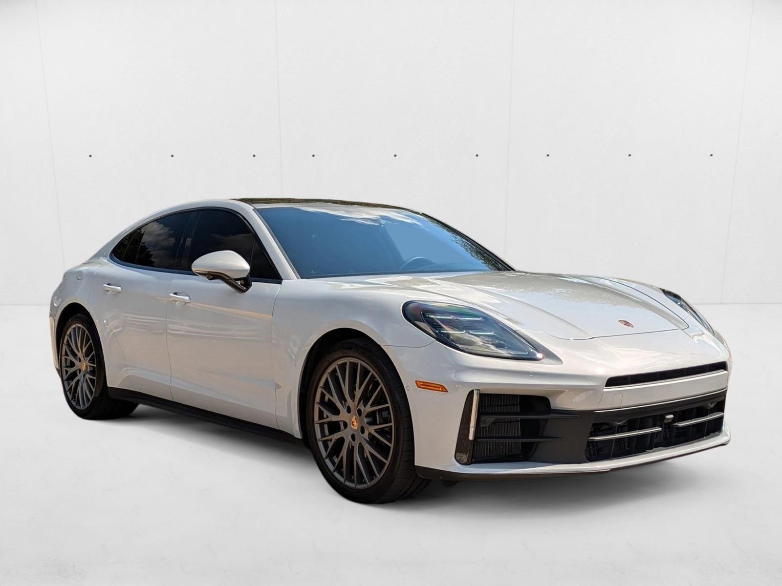 2024 Porsche Panamera 4 photo 3