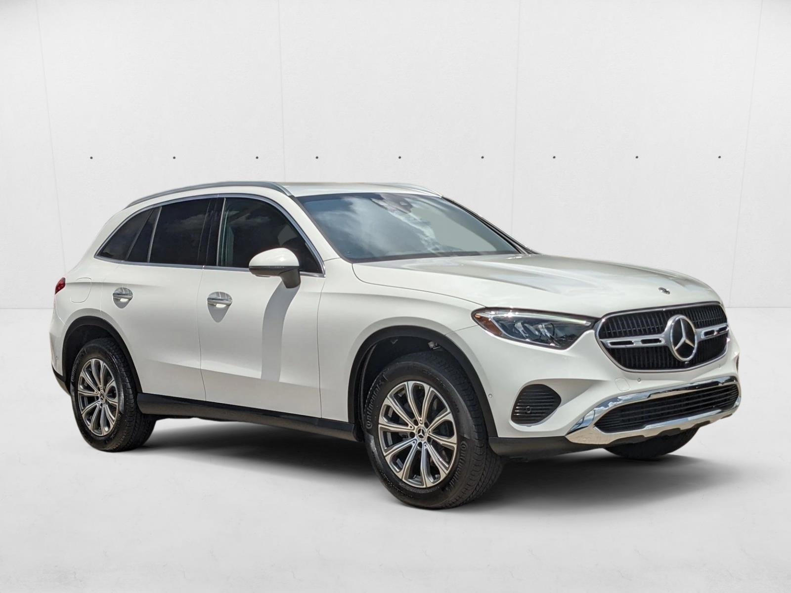 2024 Mercedes Benz GLC 300 photo 3