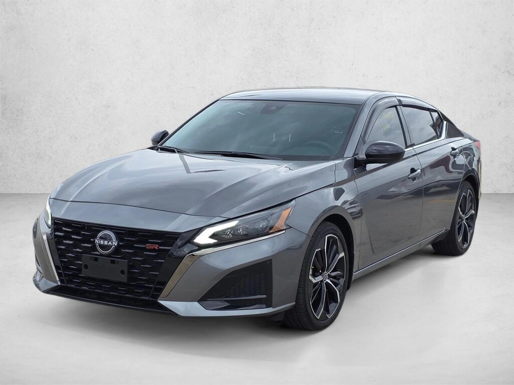 Used 2025 Nissan Altima SR Sedan