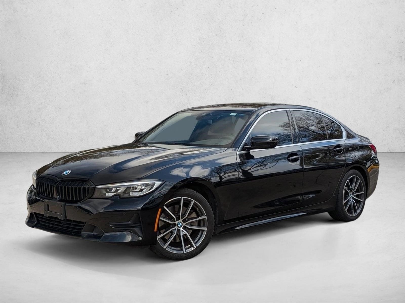 2020 BMW 3 Series 330i's photo