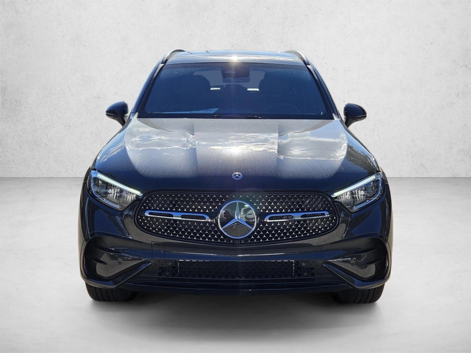 2025 Mercedes Benz GLC 300 AMG photo 2