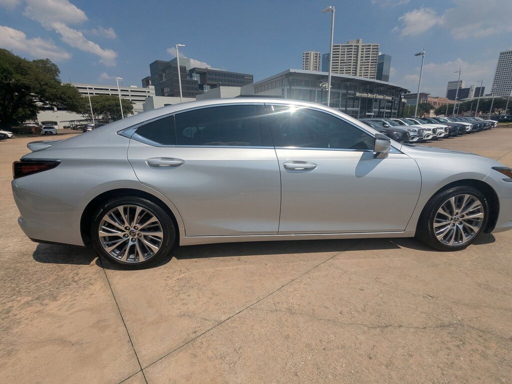 Used 2021 Lexus ES  Sedan