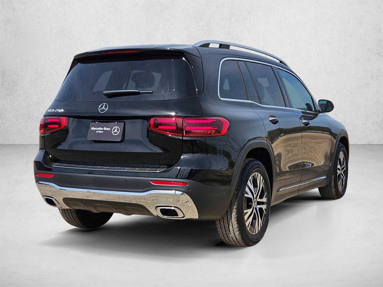 2025 Mercedes Benz GLB 250 photo 2