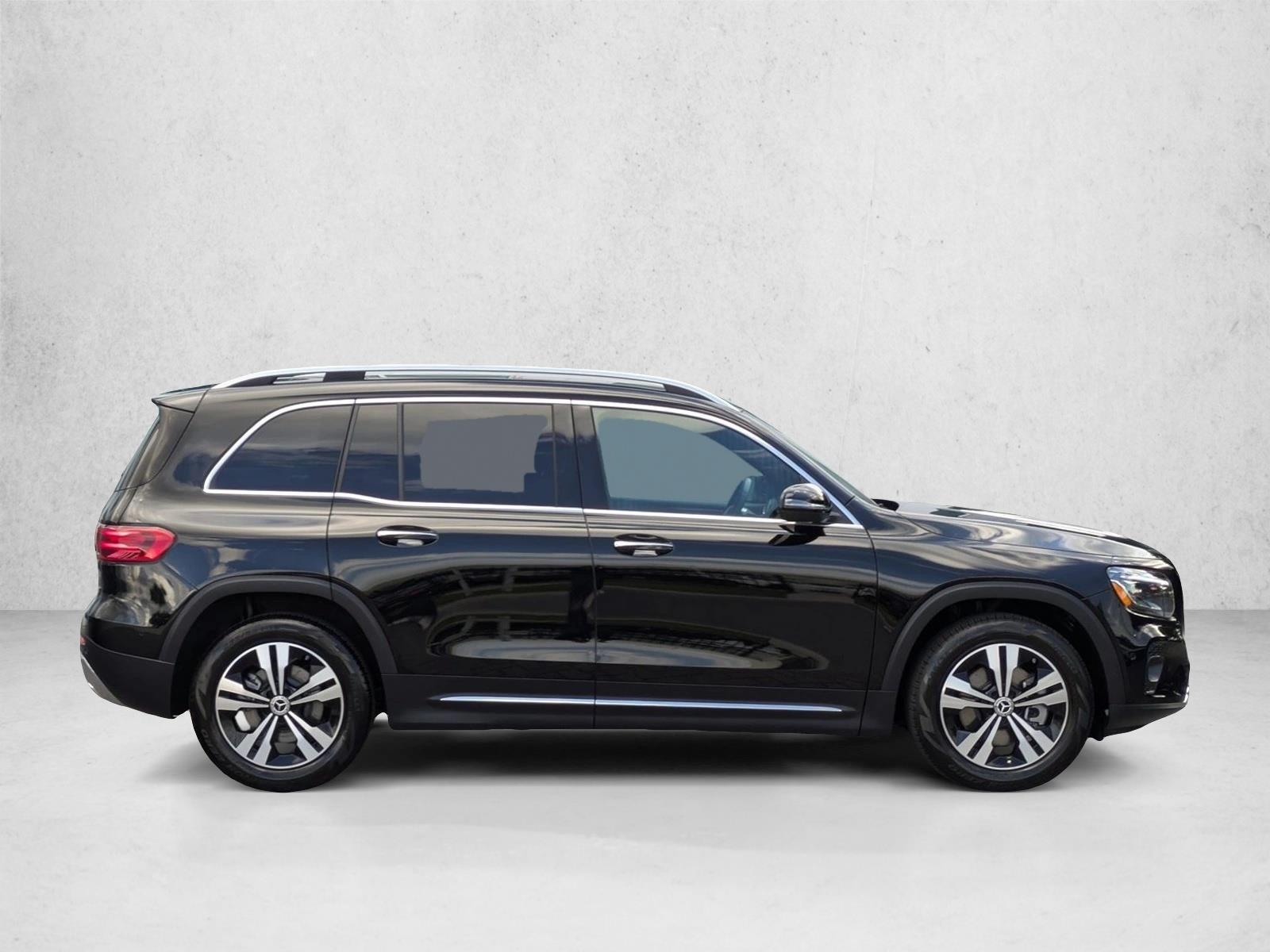 2025 Mercedes Benz GLB 250 photo 4