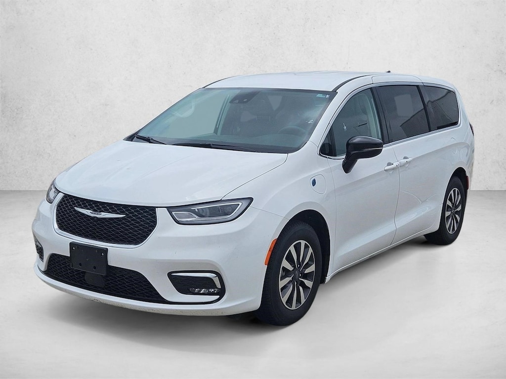 Used 2024 Chrysler Pacifica Select Van Passenger Van