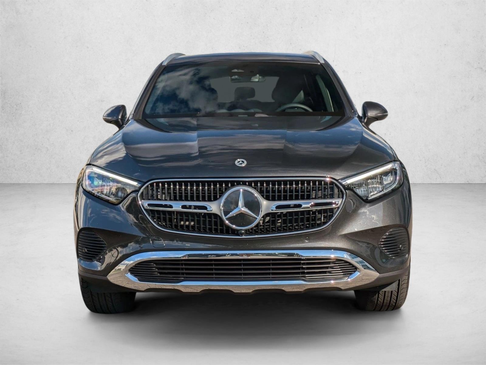 2025 Mercedes Benz GLC 300 photo 2