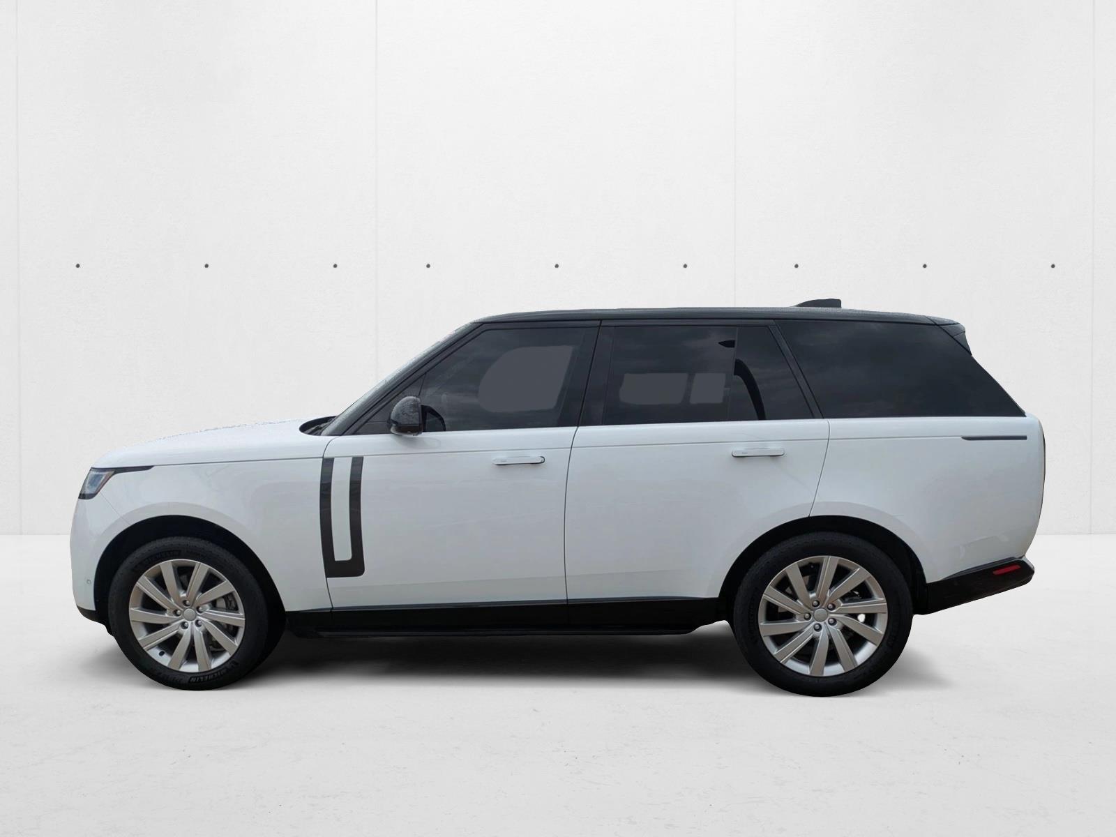 2023 Land Rover Range Rover SE photo 2